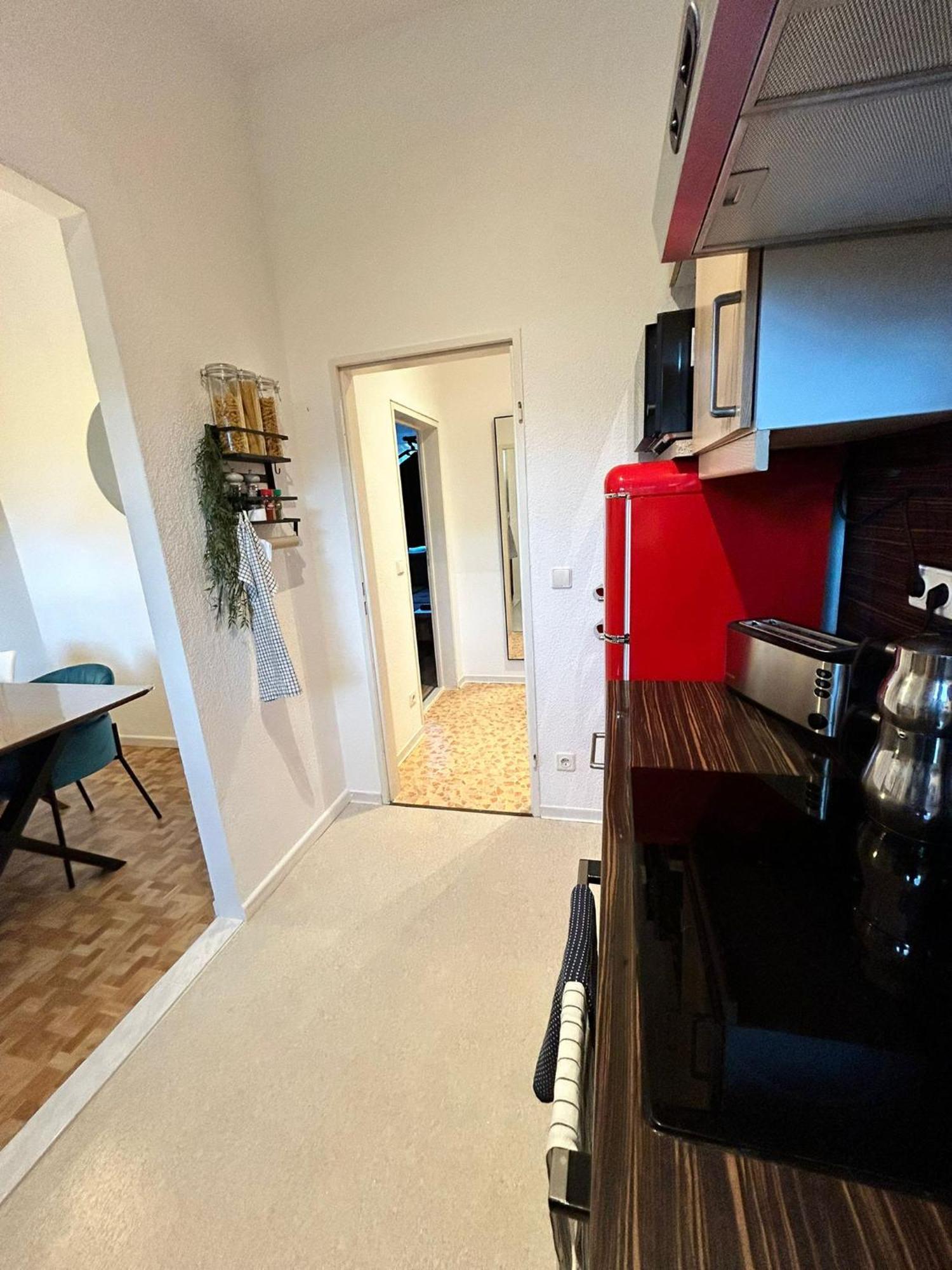 Duplex Apartment Ullstein- 4 Bedrooms, 2 Bathrooms, Living Room, 2 Parking Spaces, Boxspringbeds, Family & Business Apartment! เบอร์ลิน ภายนอก รูปภาพ