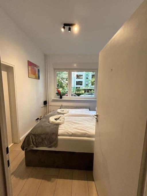 Duplex Apartment Ullstein- 4 Bedrooms, 2 Bathrooms, Living Room, 2 Parking Spaces, Boxspringbeds, Family & Business Apartment! เบอร์ลิน ภายนอก รูปภาพ
