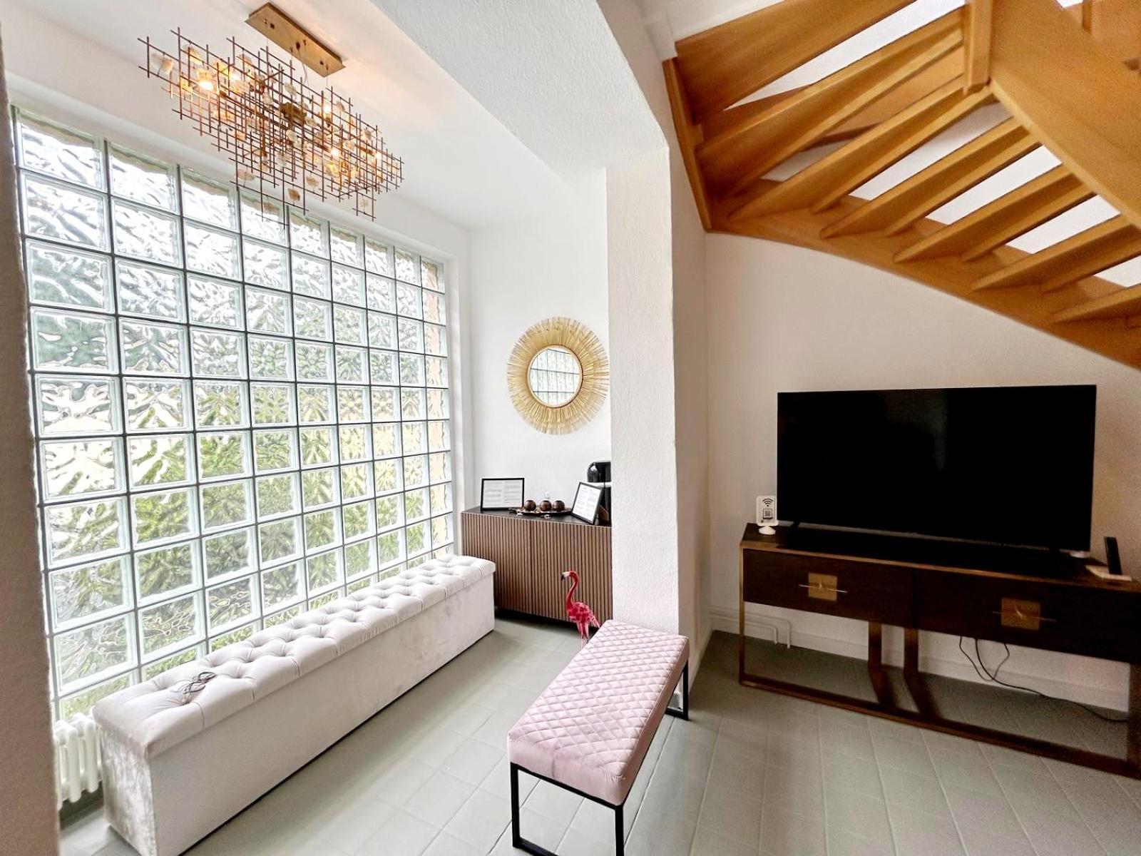 Duplex Apartment Ullstein- 4 Bedrooms, 2 Bathrooms, Living Room, 2 Parking Spaces, Boxspringbeds, Family & Business Apartment! เบอร์ลิน ภายนอก รูปภาพ
