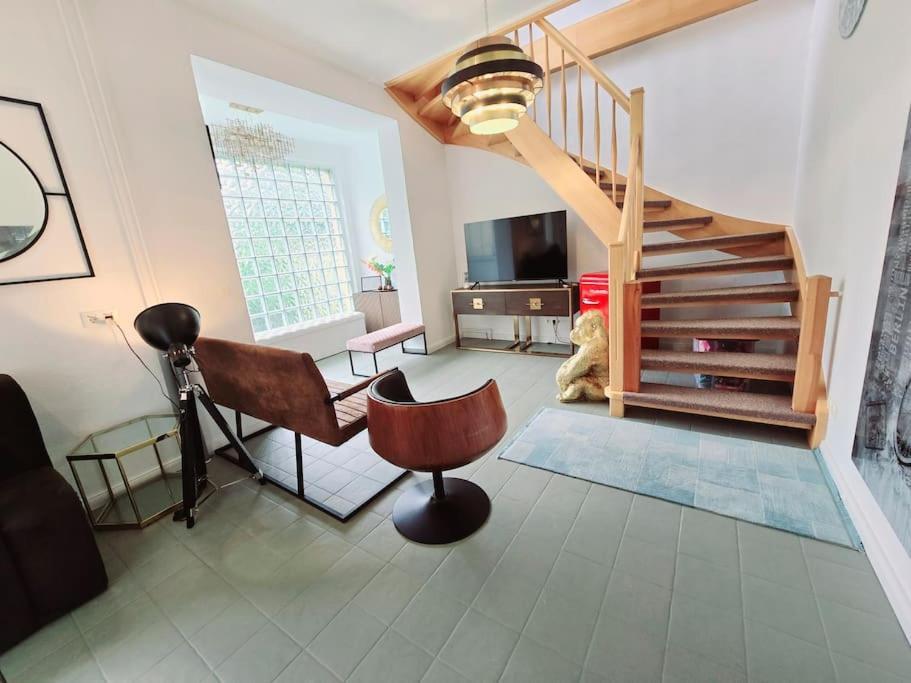 Duplex Apartment Ullstein- 4 Bedrooms, 2 Bathrooms, Living Room, 2 Parking Spaces, Boxspringbeds, Family & Business Apartment! เบอร์ลิน ภายนอก รูปภาพ