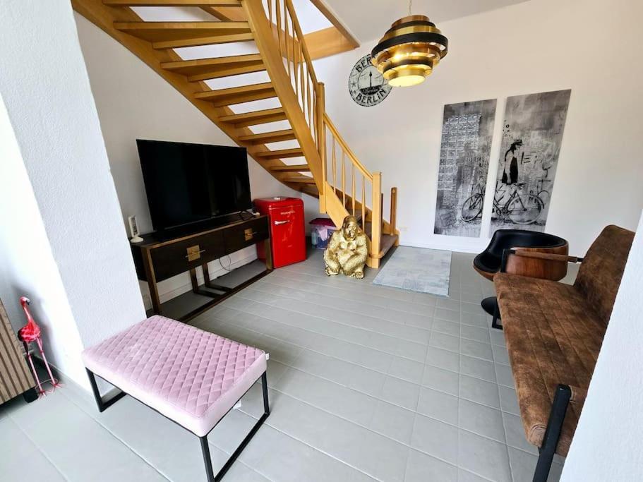 Duplex Apartment Ullstein- 4 Bedrooms, 2 Bathrooms, Living Room, 2 Parking Spaces, Boxspringbeds, Family & Business Apartment! เบอร์ลิน ภายนอก รูปภาพ